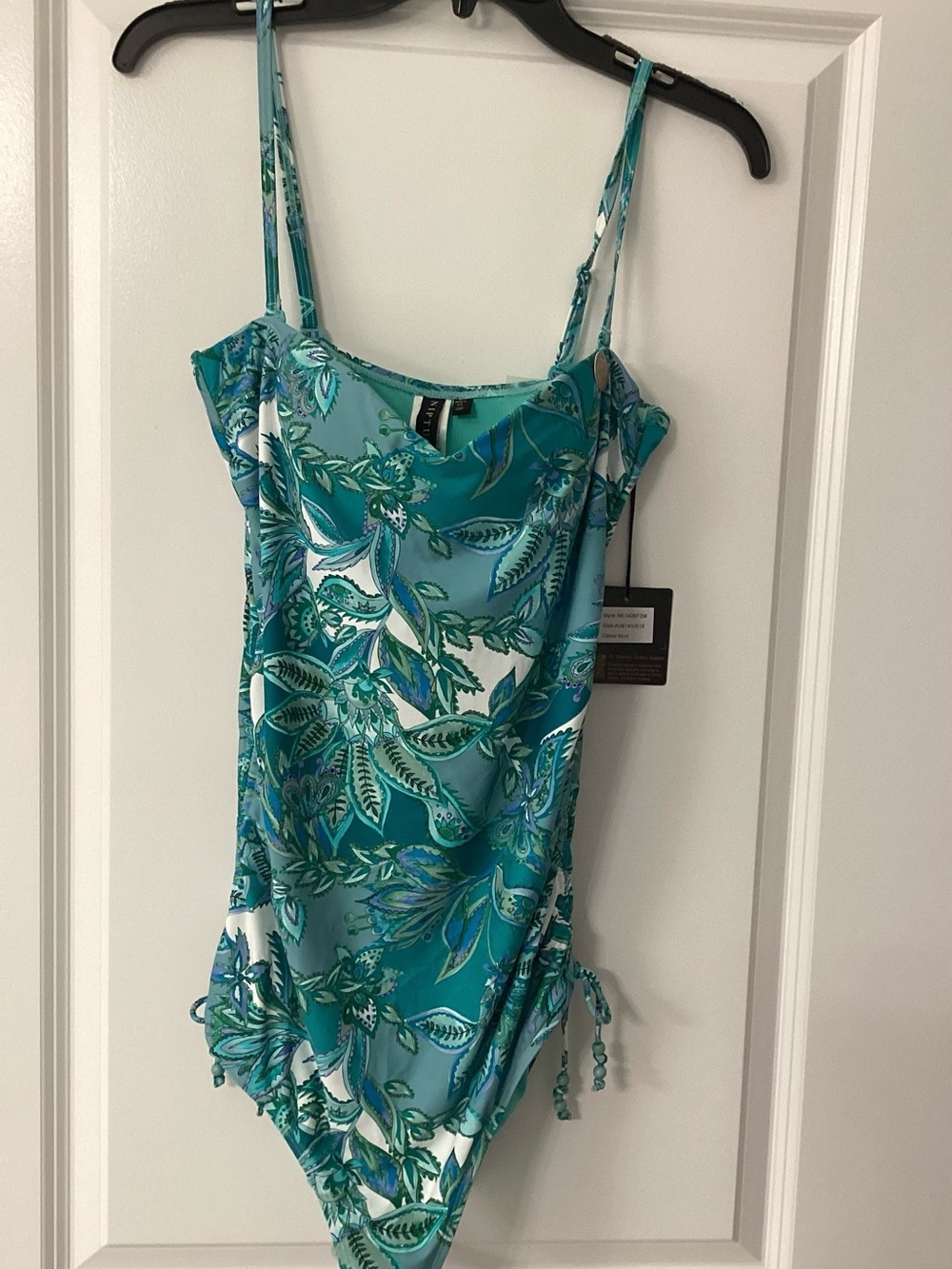 NWT!!  Nip Tuck One-Piece Swimsuit Size 10